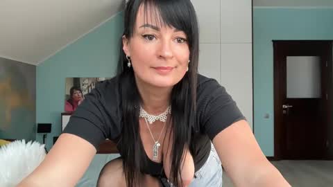 iracherrynow online show from February 2026 10:42:01 AM