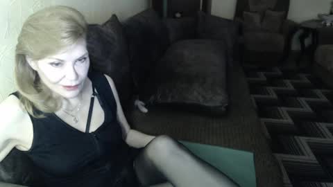 Snapshot of irenalegs chatting on April 2026 04:08:02 AM irenalegs online show from April 2026 04:08:02 AM