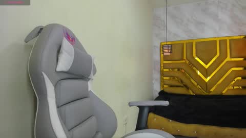 iris_77 online show from October 2025 07:07:02 AM