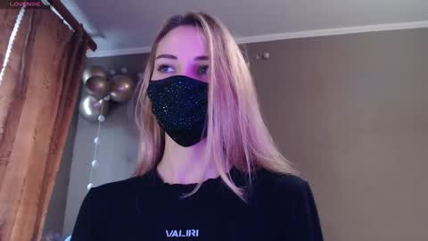 Lily online show from November 2025 12:49:01 PM