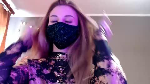 Lily online show from April 2026 01:20:01 PM