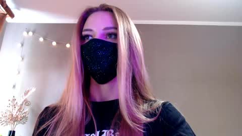 Lily online show from May 2026 02:00:01 PM