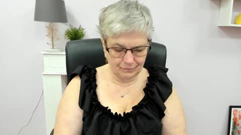 Snapshot of iris_xdesire chatting on May 2026 05:57:02 AM I R I S online show from May 2026 05:57:02 AM