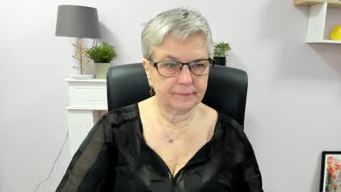 Snapshot of iris_xdesire chatting on May 2026 06:22:01 AM I R I S online show from May 2026 06:22:01 AM