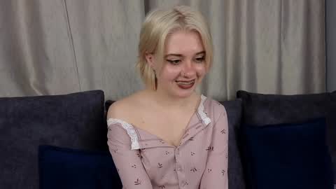 Iris Day Maya night online show from December 2024 05:22:01 PM