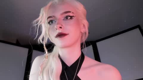Snapshot of irisice chatting on January 2025 11:29:01 PM Miss Iris Fansly Miss Iris new inst. online show from January 2025 11:29:01 PM