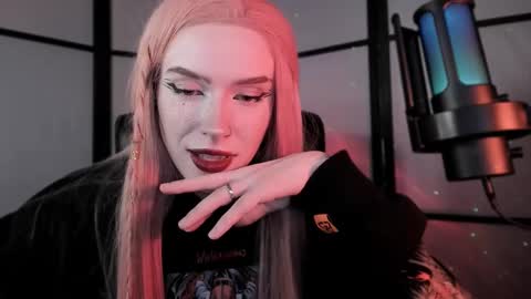 Snapshot of irisice chatting on February 2025 02:02:01 PM Miss Iris Fansly Miss Iris new inst. online show from February 2025 02:02:01 PM