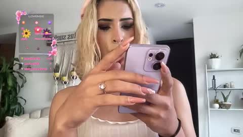 Isabella online show from March 2026 09:18:02 PM