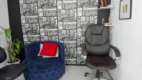 Isa and Natasha online show from February 2025 02:44:01 PM