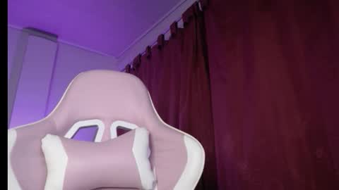 Isabella  online show from November 2025 10:05:01 AM