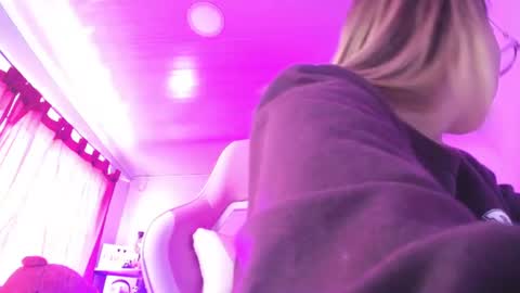 Isabella online show from July 2026 05:04:01 PM