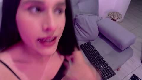 Snapshot of isa_hall chatting on December 2024 01:45:01 AM Isabella Hall online show from December 2024 01:45:01 AM