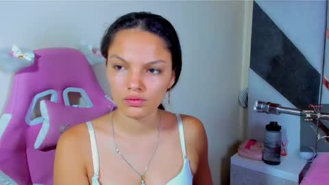 isa_kolins online show from April 2026 12:12:01 PM