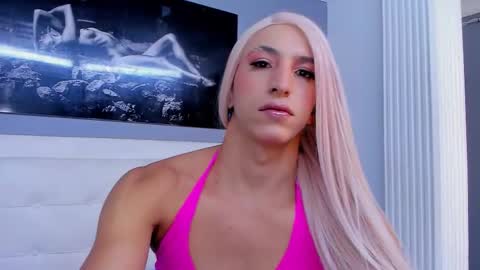 Isa Lancaster online show from September 2025 07:36:02 PM