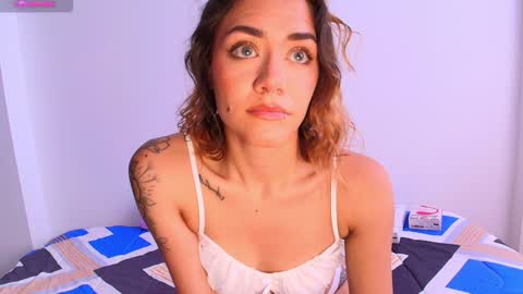 Snapshot of isa_laurentt chatting on January 2025 02:24:02 PM Isabella Laurentt online show from January 2025 02:24:02 PM