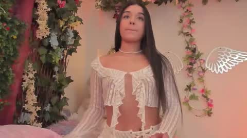 Isabella        online show from September 2025 05:02:02 PM