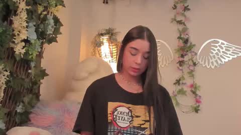 Isabella        online show from September 2025 10:56:02 PM