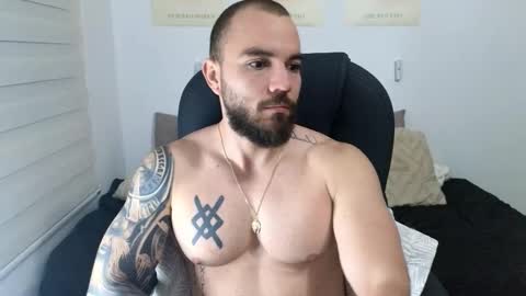 Snapshot of isaac_carter chatting on October 2025 11:11:02 AM Isaac carter online show from October 2025 11:11:02 AM