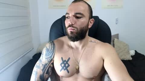 Snapshot of isaac_carter chatting on November 2025 10:48:01 AM Isaac carter online show from November 2025 10:48:01 AM