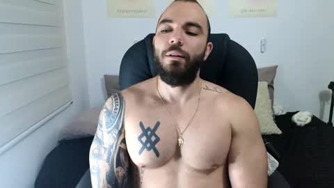 Snapshot of isaac_carter chatting on November 2025 10:47:02 AM Isaac carter online show from November 2025 10:47:02 AM