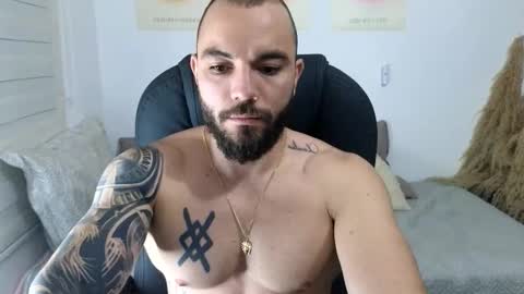 Snapshot of isaac_carter chatting on November 2025 11:01:02 AM Isaac carter online show from November 2025 11:01:02 AM