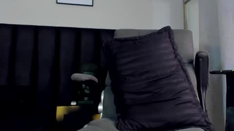 isaac_cryston online show from March 2025 10:38:01 PM