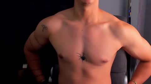 isaac_cryston online show from March 2025 08:16:01 PM