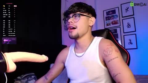 Isaac Saenz. online show from November 2025 09:25:02 PM