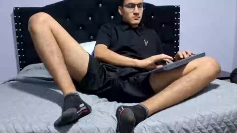 Isaac online show from October 2025 01:01:02 AM
