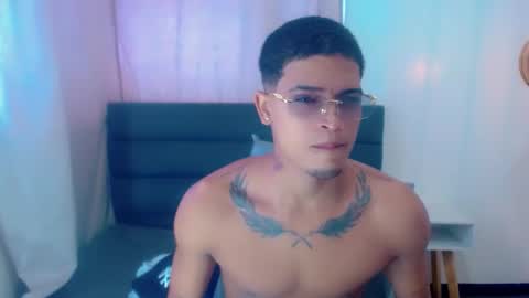 Isaacas online show from November 2025 11:36:02 AM