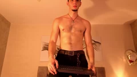 isaacblaze  online show from May 2026 04:08:02 AM