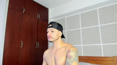 Isaac Surez online show from May 2026 12:23:02 PM
