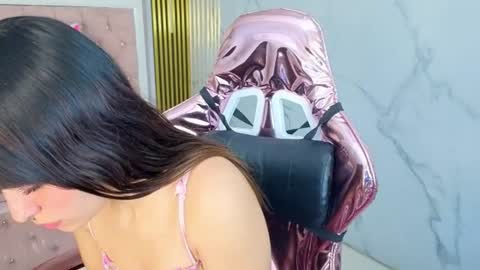 isabeau_s online show from June 2026 01:37:01 PM