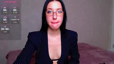 Bella online show from September 2025 08:36:02 PM