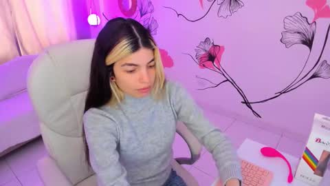 isabela_fiorelli online show from December 2025 01:05:02 PM