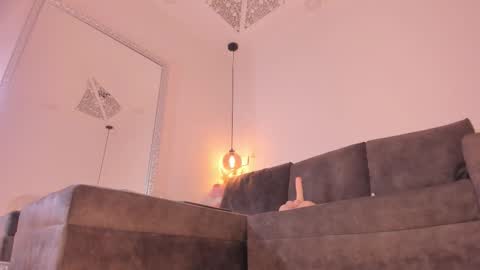 Isabela online show from October 2025 12:02:02 PM