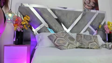 Mommy Isa online show from May 2026 01:06:01 PM