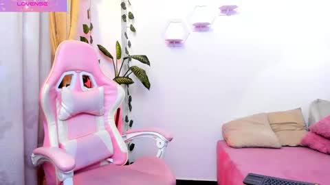 Snapshot of isabella77__ chatting on November 2025 01:10:02 PM Isa online show from November 2025 01:10:02 PM