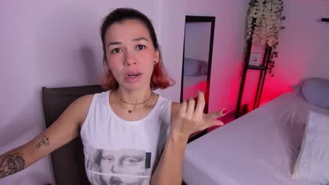 Snapshot of isabella_boyer chatting on October 2025 03:55:01 PM isabella online show from October 2025 03:55:01 PM