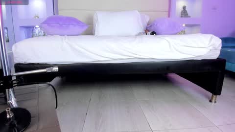 Isa online show from February 2025 03:45:01 AM