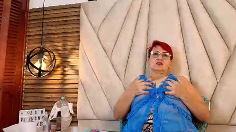 Snapshot of isabella_luxet chatting on June 2026 02:15:02 PM isabella_luxet online show from June 2026 02:15:02 PM