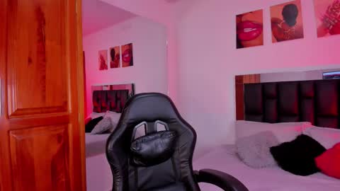 Snapshot of isabella_moon9 chatting on February 2026 11:39:01 AM Isabella Moon9 online show from February 2026 11:39:01 AM