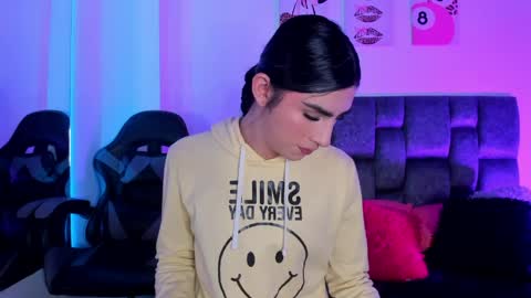 Isabella Moon9 online show from April 2026 12:27:01 PM