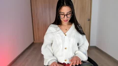 isabella_ospina online show from May 2026 08:17:01 PM