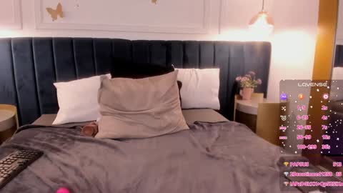 Isabella online show from December 2024 12:33:01 AM