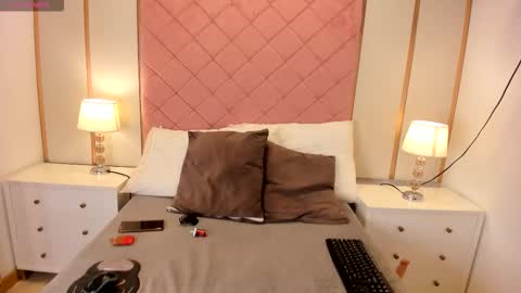 Isabella online show from March 2026 04:36:02 AM