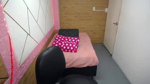 Snapshot of isabella_roseee chatting on October 2025 08:42:01 PM isabella_roseee online show from October 2025 08:42:01 PM