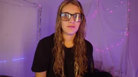 Isabella Rros online show from November 2025 01:55:01 PM