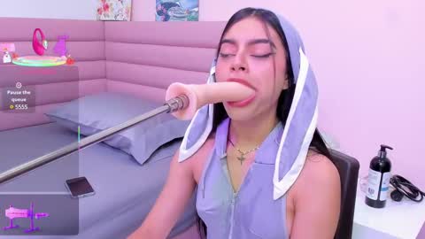 Snapshot of isabella_santos1 chatting on February 2025 12:42:01 PM Isabella online show from February 2025 12:42:01 PM