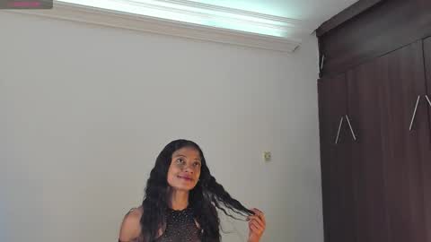 Isabella online show from November 2025 10:45:02 PM